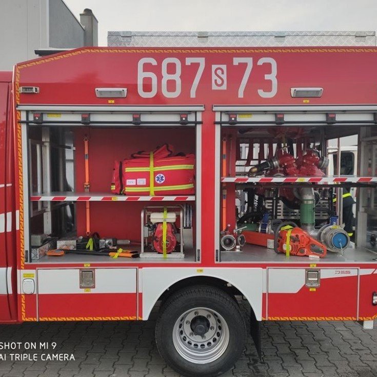 Undanfaraslökkvi og björgunarbifreiðar á ýmsum gerðum undirvagna.