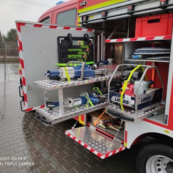 Undanfaraslökkvi og björgunarbifreiðar á ýmsum gerðum undirvagna.