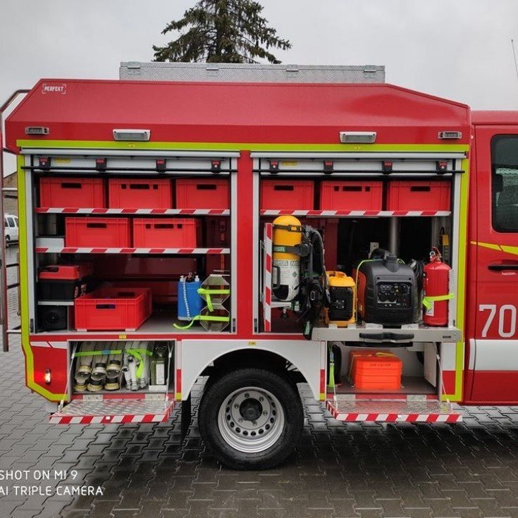 Undanfaraslökkvi og björgunarbifreiðar á ýmsum gerðum undirvagna.