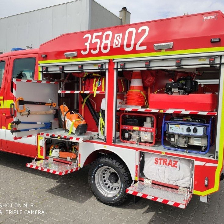 Undanfaraslökkvi og björgunarbifreiðar á ýmsum gerðum undirvagna.