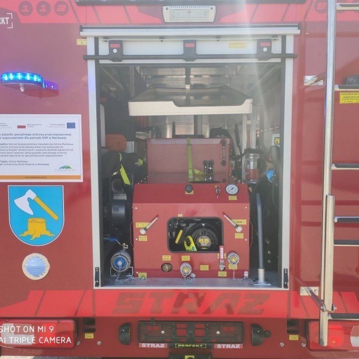 Undanfaraslökkvi og björgunarbifreiðar á ýmsum gerðum undirvagna.