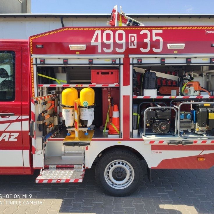 Undanfaraslökkvi og björgunarbifreiðar á ýmsum gerðum undirvagna.