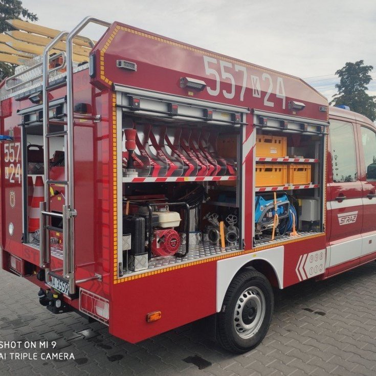 Undanfaraslökkvi og björgunarbifreiðar á ýmsum gerðum undirvagna.