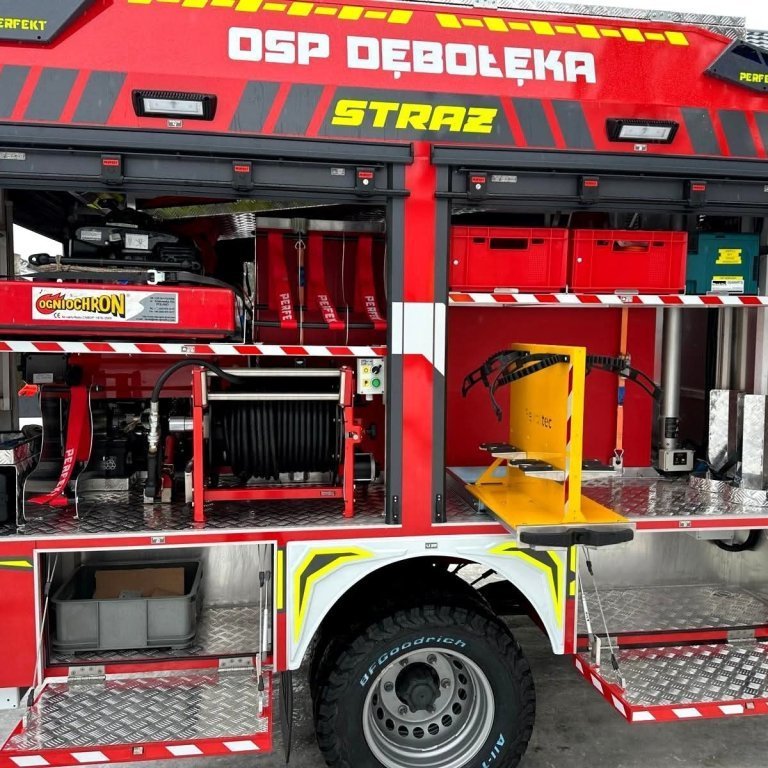 Undanfaraslökkvi og björgunarbifreiðar á ýmsum gerðum undirvagna.