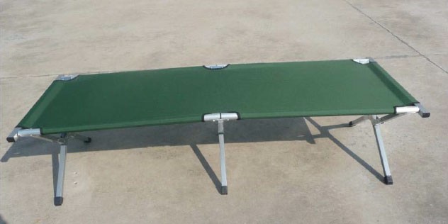 Beddi í sjúkratjald