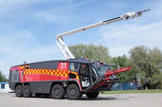 Felix 8x8 flugvallaslökkvibifreið