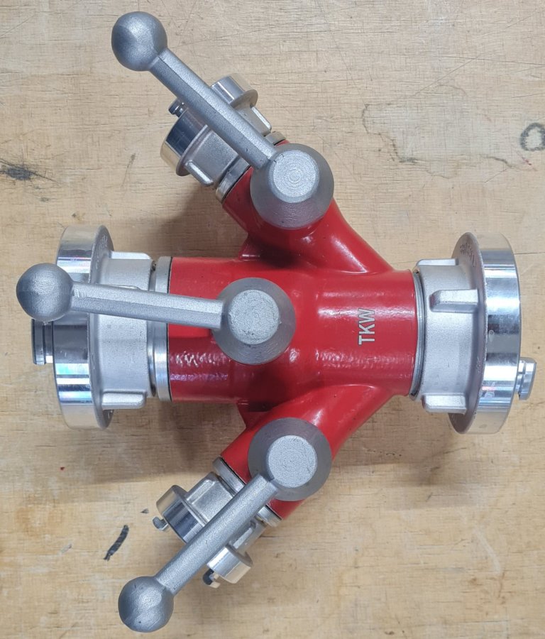 Greinastykki með loka C-DD-C