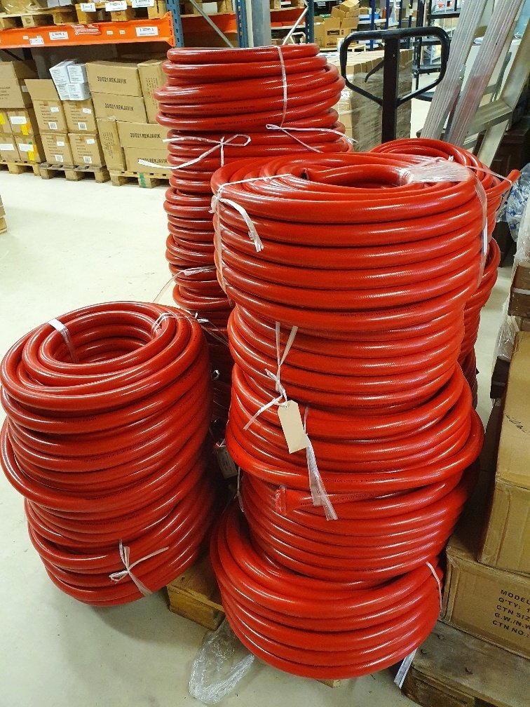 Slöngur á brunaslönguhjól