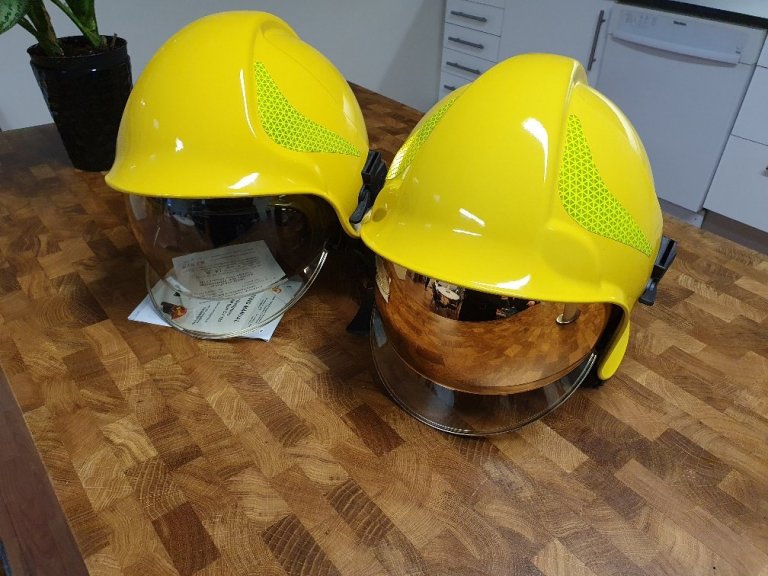 Calisia CV103 og CV102 hjálmar